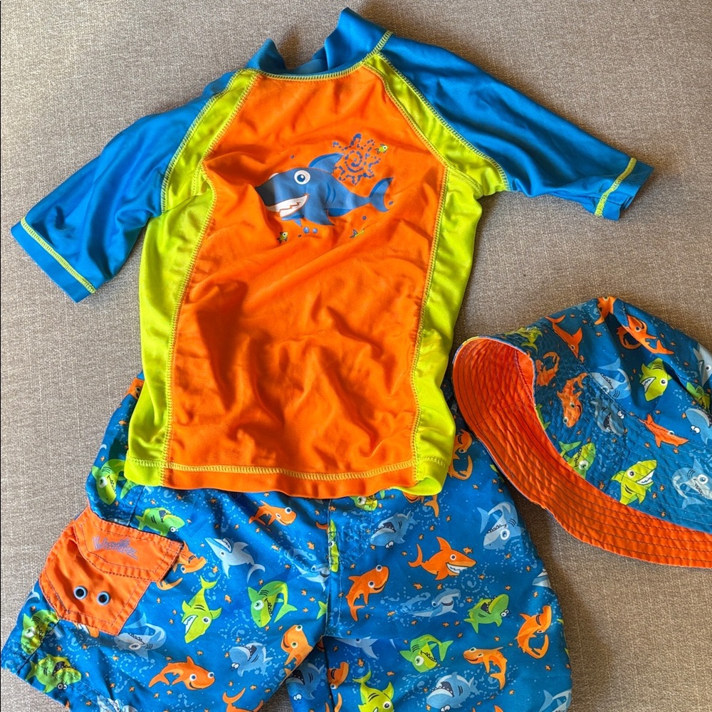 Size 5 kids UV skinz swim trunks shirt and sun hat